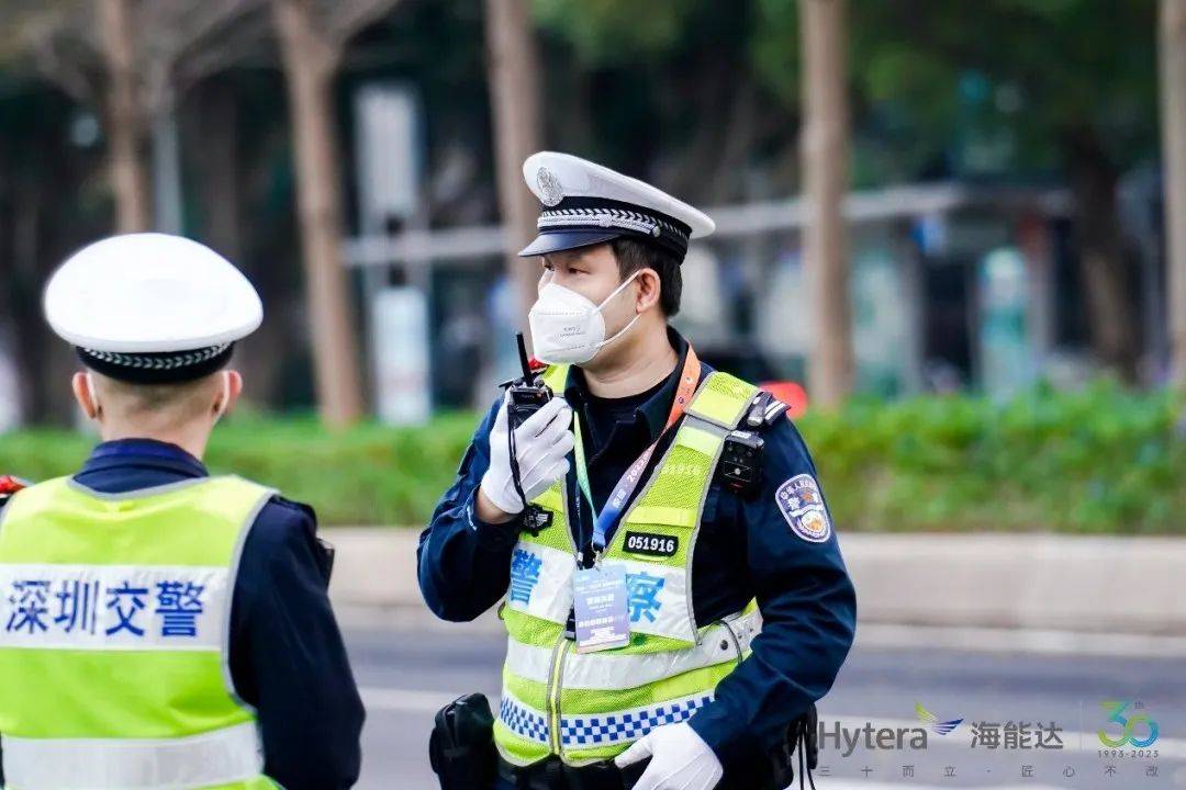 深圳交警骑警图片