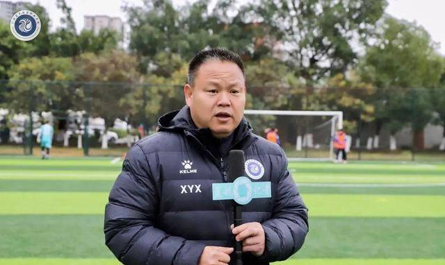 广西蓝航主教练谢育新:今年要向一线队努力_足球俱乐部_球员_目标