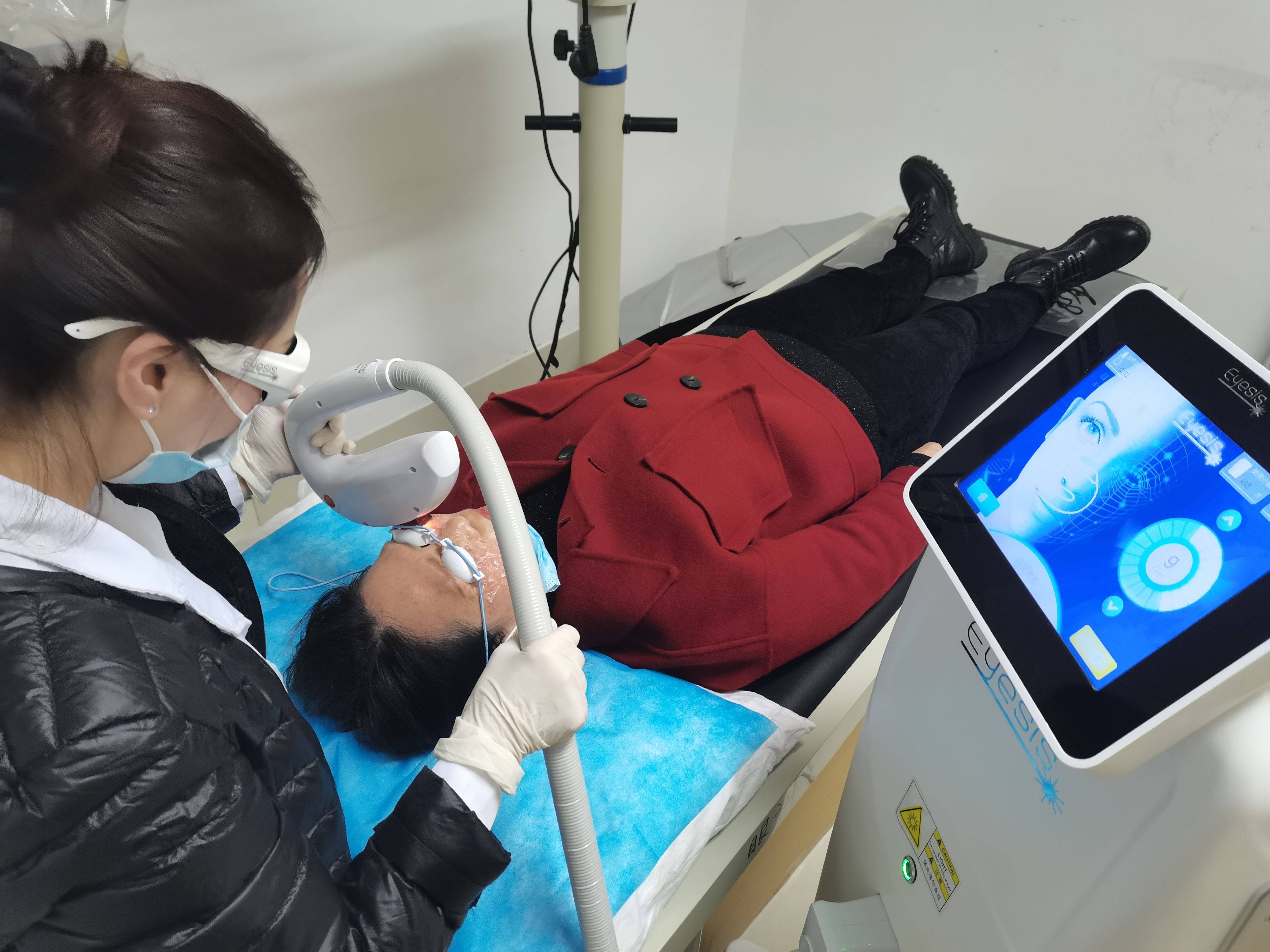 光子贵州中医药大学第二附属医院引进美迪信eyesis强脉冲光干眼治疗仪