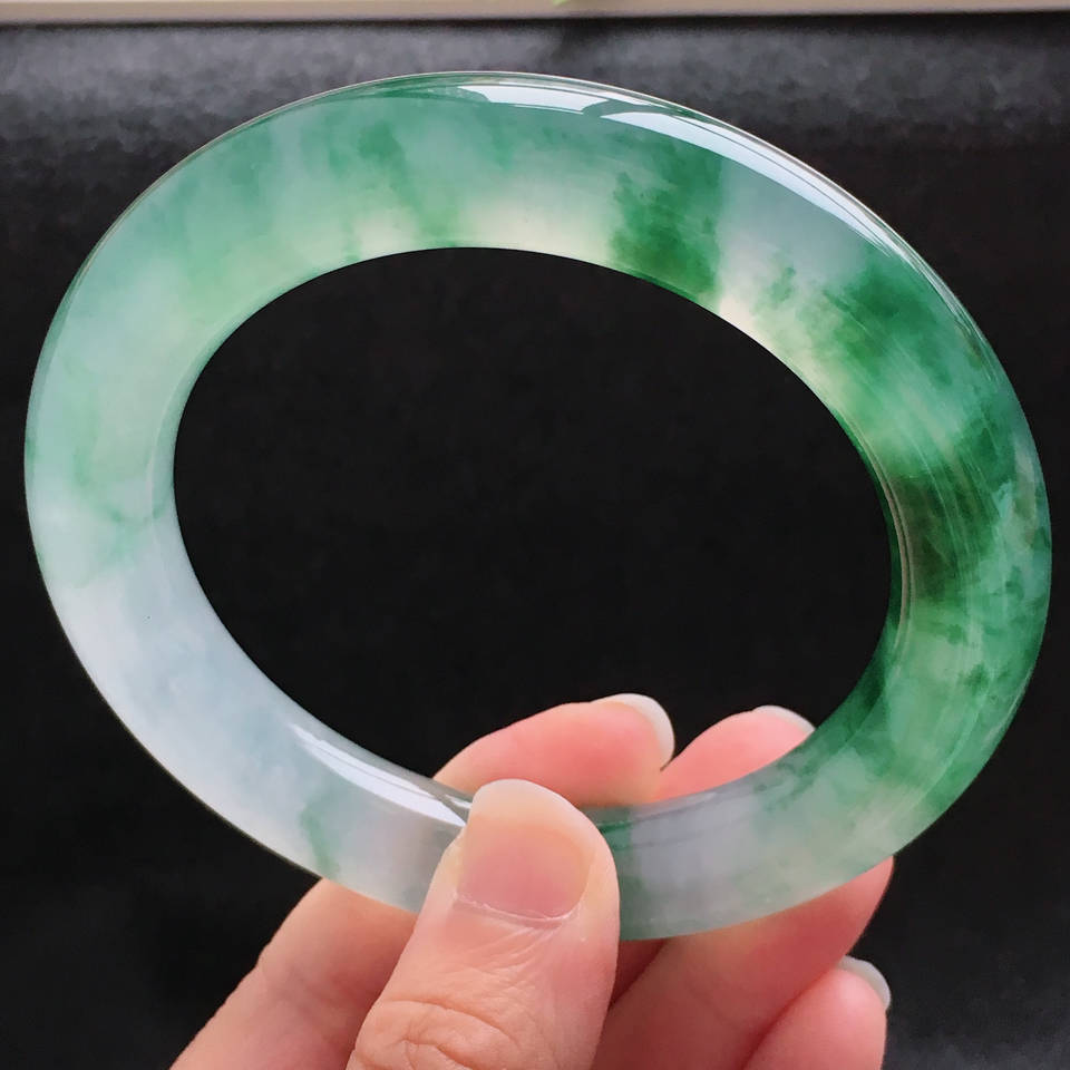 飘花翡翠的市场价是多少?1w预算能买到什么样的平安扣?