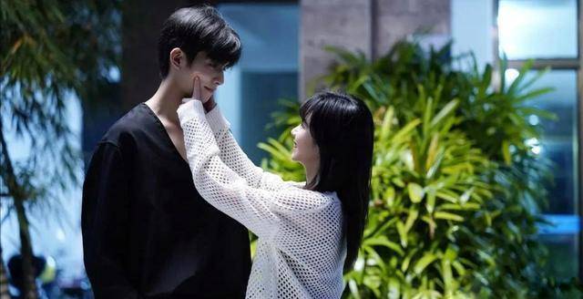 贺子秋接受凌霄尖尖的恋情,小舅子训话太嚣张,凌霄无语_感情_成为了