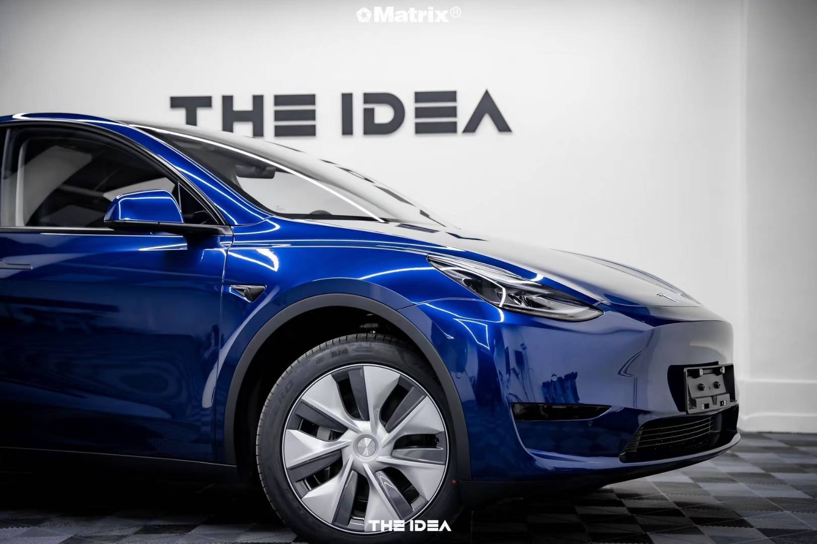 特斯拉modely矩阵改色膜液态金属曜石蓝,独有的高级质感_流动_案例