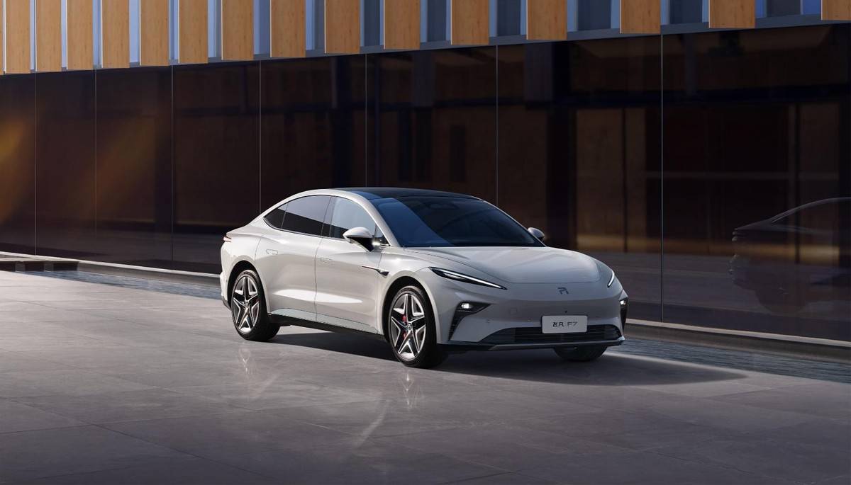 中大型豪华纯电轿车飞凡F7正式上市 售价20.99万-30.19万_搜狐汽车_搜狐网