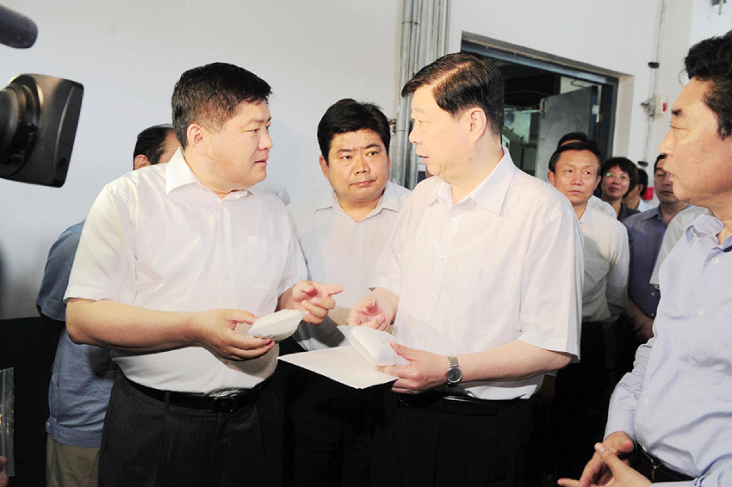 揭秘山东博兴首富发家史:28岁当厂长,34岁贷款创业,年入474亿_舒忠峰