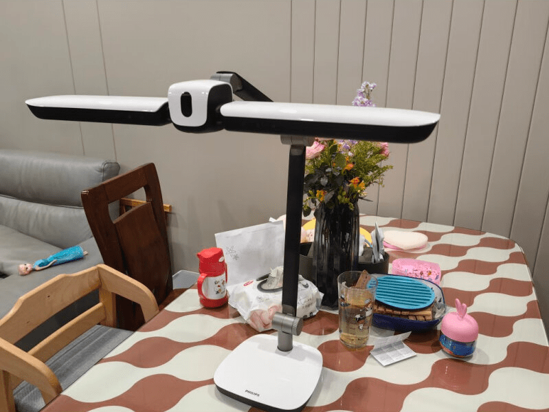 2023年护眼灯买哪种好？护眼灯哪种光源对眼睛最好