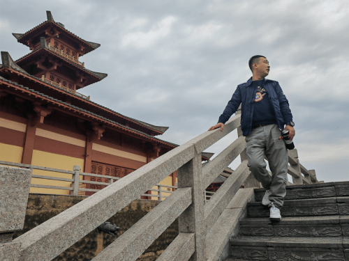 电影《龙虎武师》是他反复观摩的一部影片,杨帅导演在其中凝练了动作