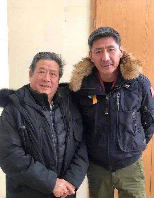 张子健与父亲张志宽然而,即使这么幸福的家庭也会有烦恼,2012年,与