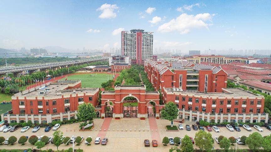 作为一所民办国际化学校,武汉海淀外国语实验学校以知书达礼 品德
