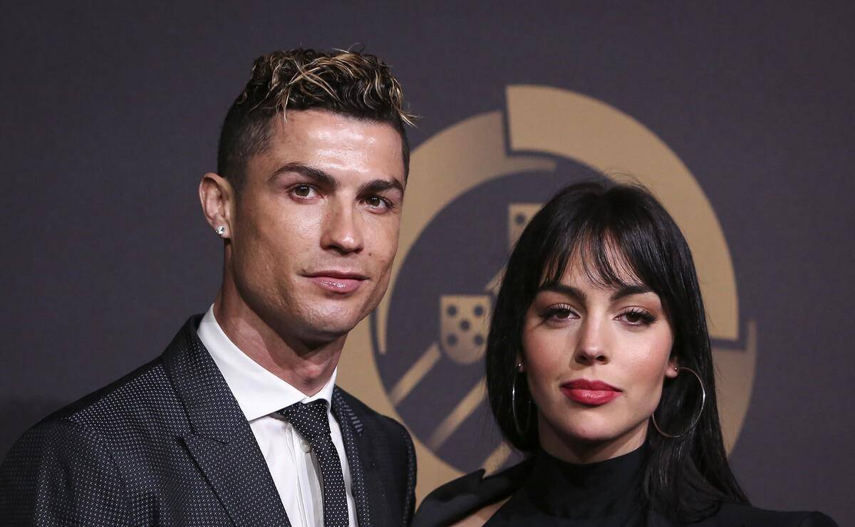 恶毒至极_乔伊娜_全家人_社交