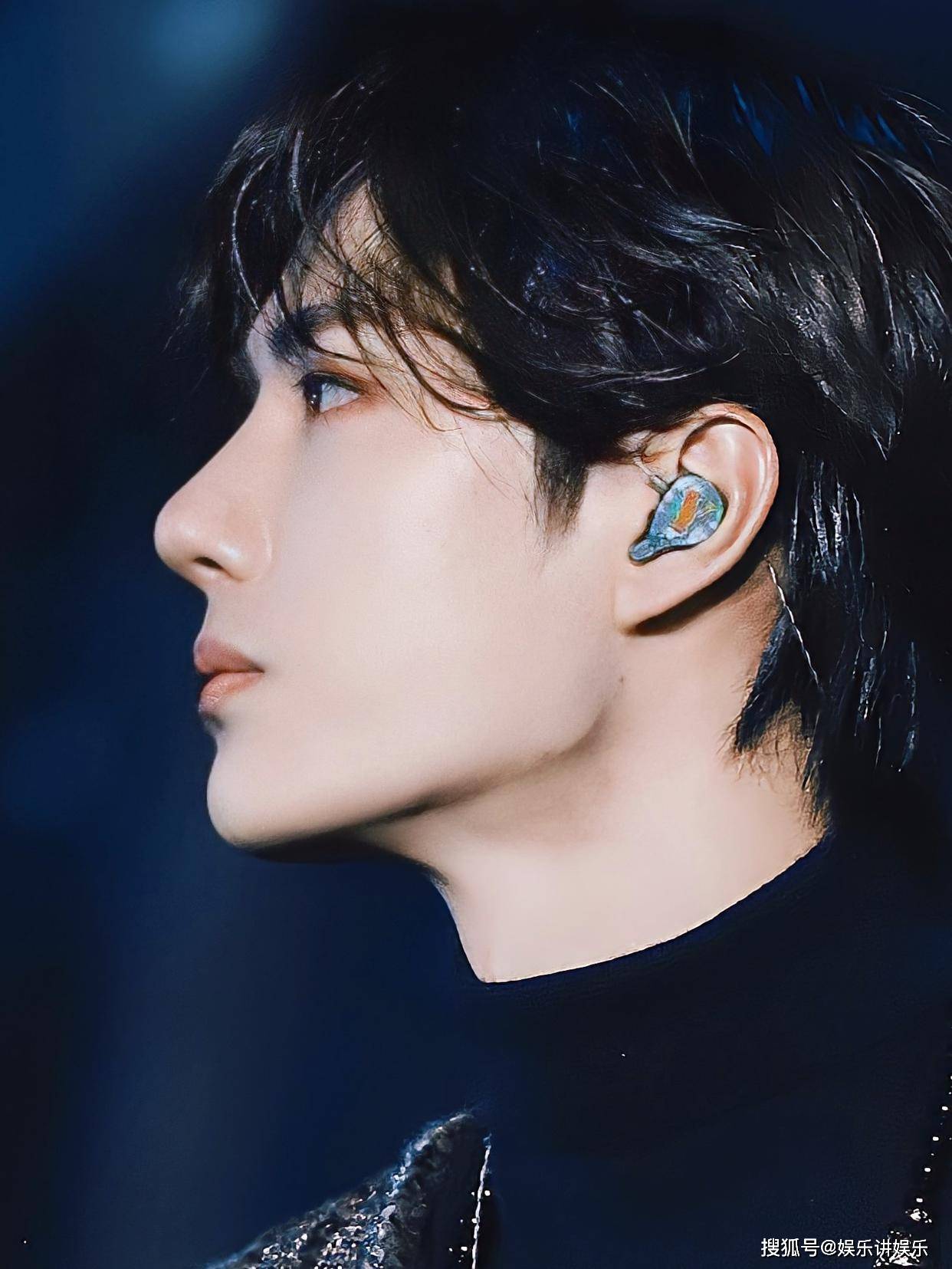 美人自带内双凤眼,王一博的高级感不在于p图双眼皮,原图洗眼!