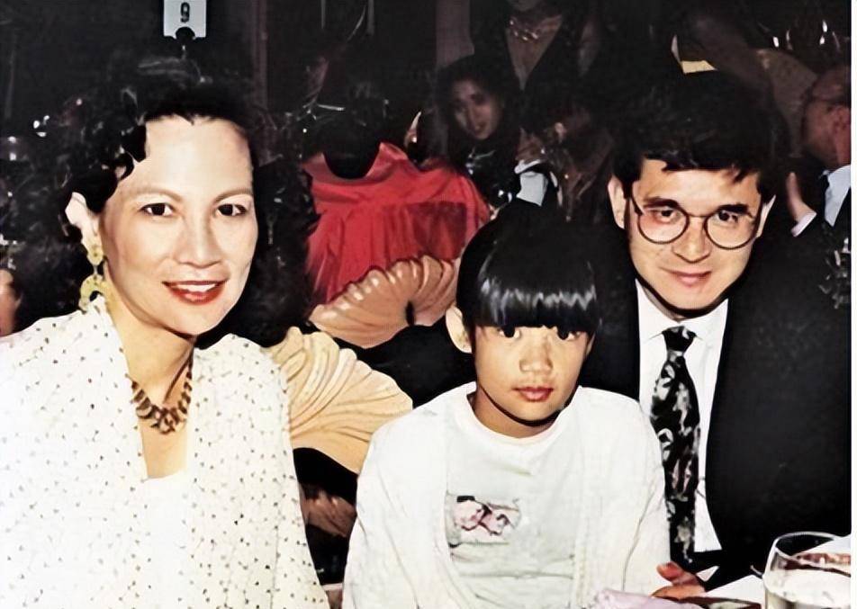 何晶洁:嫁罗康瑞30年,却敌不过"白月光"朱玲玲,儿子替她出气_生活