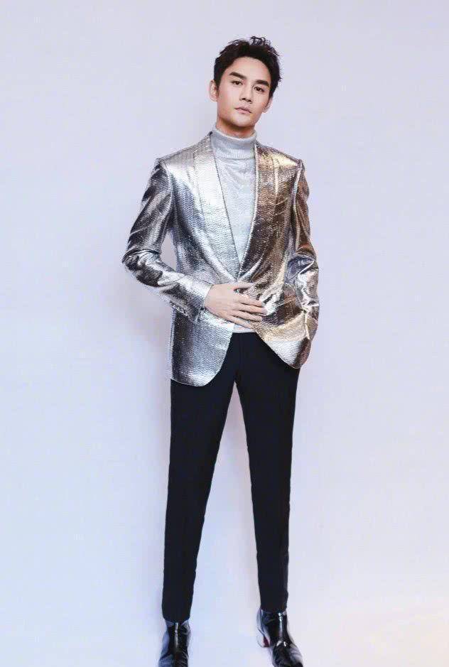 男明星穿高跟鞋!陈伟霆太迷人,鹿晗最时尚!王凯最男人!