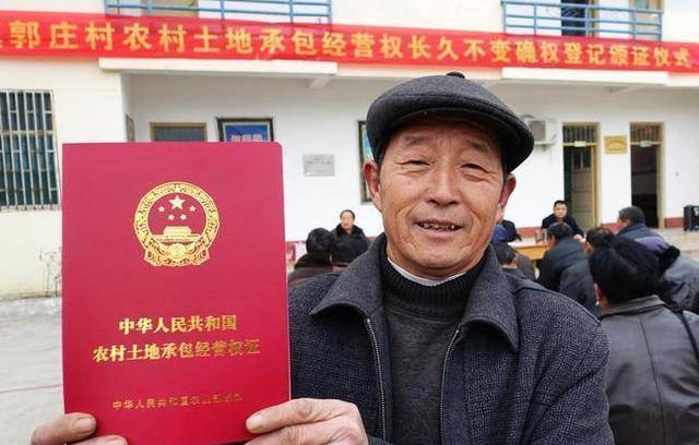 2023年开始耕地不均衡？许多农民要求分田，相关部门做出反应_