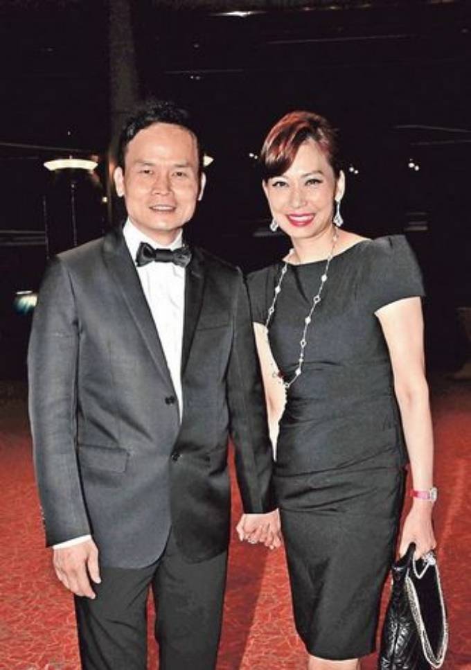 从情歌唱将到珠宝女王,邝美云的神奇经历,让人泪目_母亲_郑家_郑裕彤