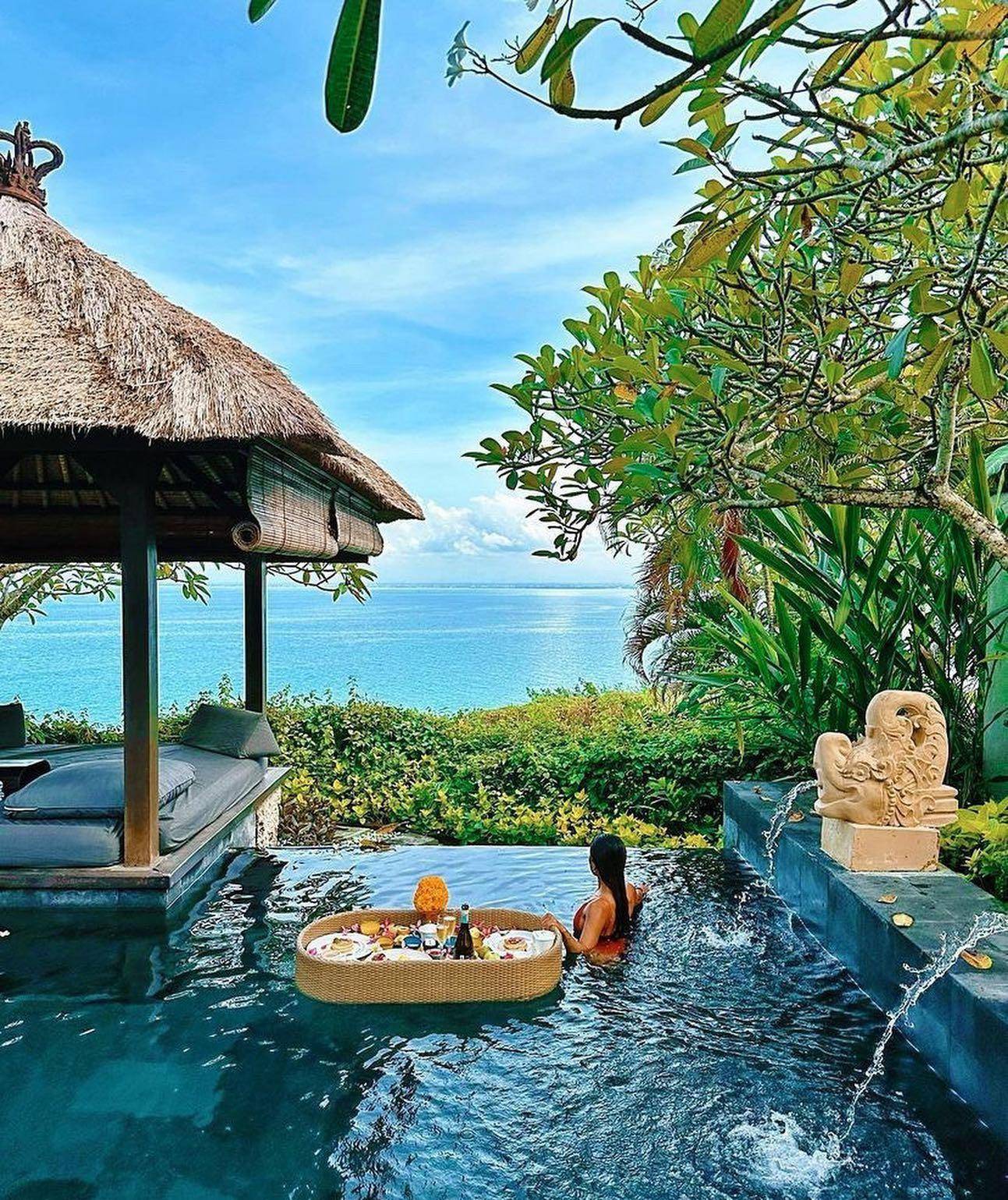 巴厘岛阿雅娜,超美悬崖泳池,悬崖酒吧,网红泳池,等你来打卡