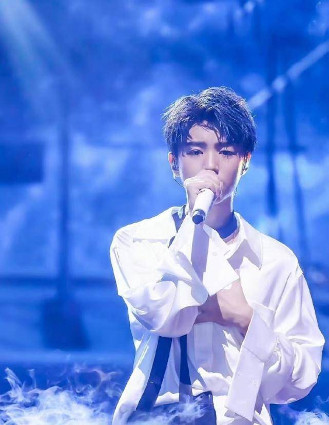 男明星蓝色发系,越看越高级,谁让你一眼沦陷了?_头发_造型_网友