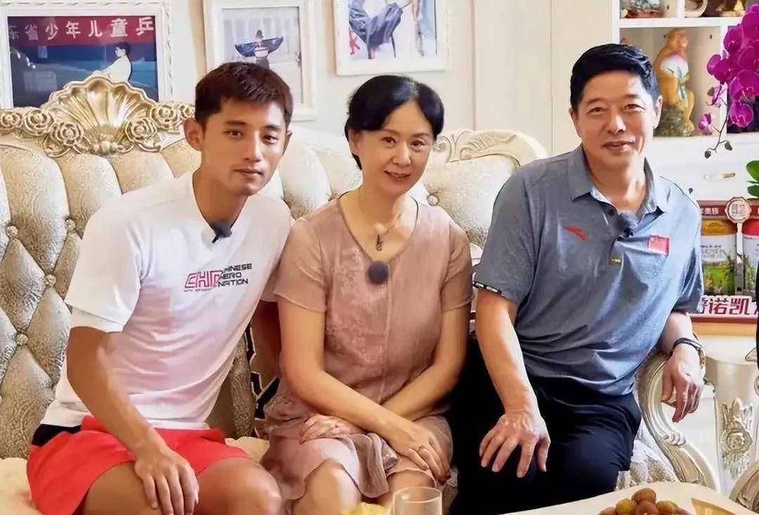 张继科被棒打鸳鸯,他为何会成景甜案证人?