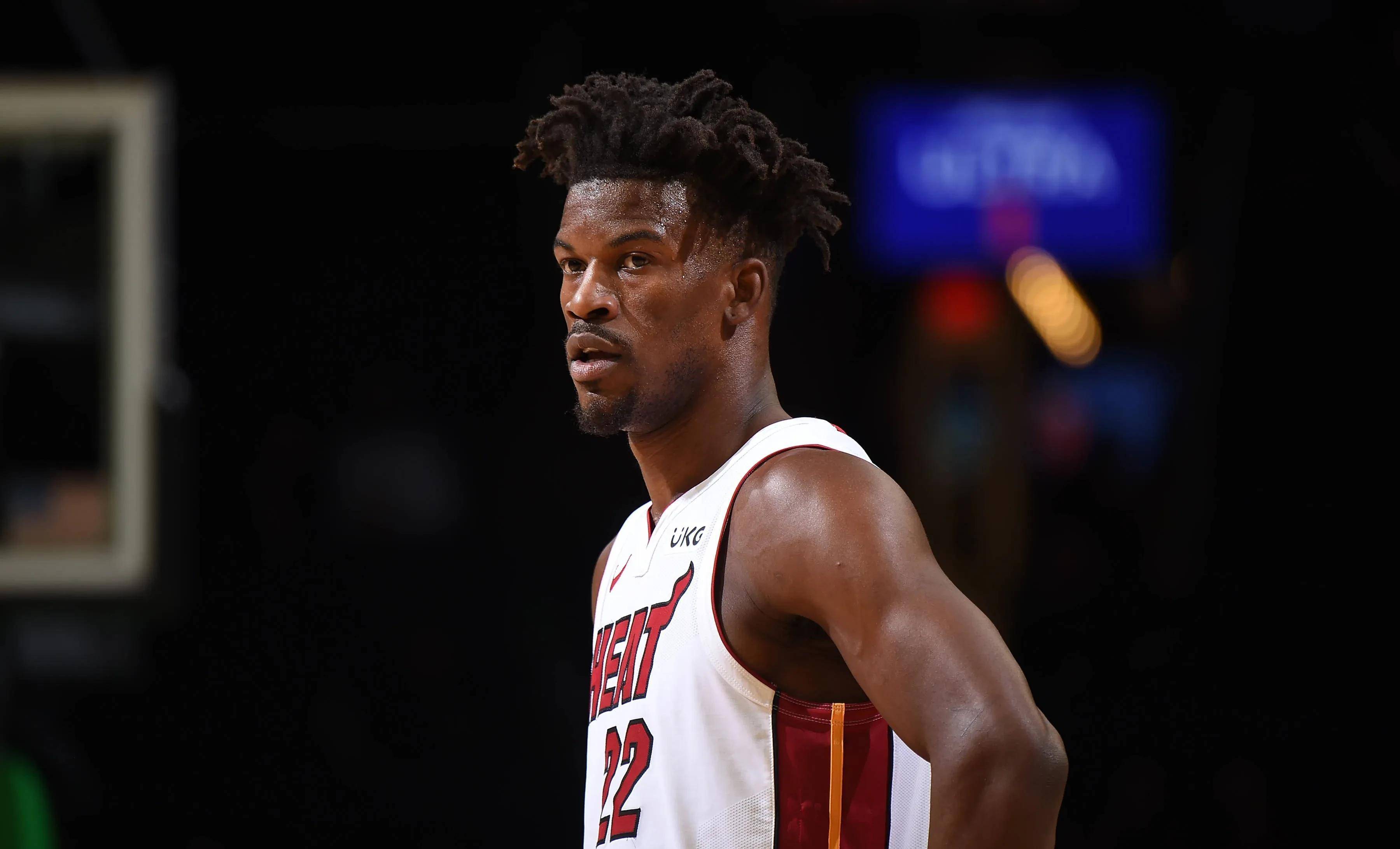 巴特勒本场比赛热火轻而易举获胜,巴特勒27 8 8,文森特22分两人发挥