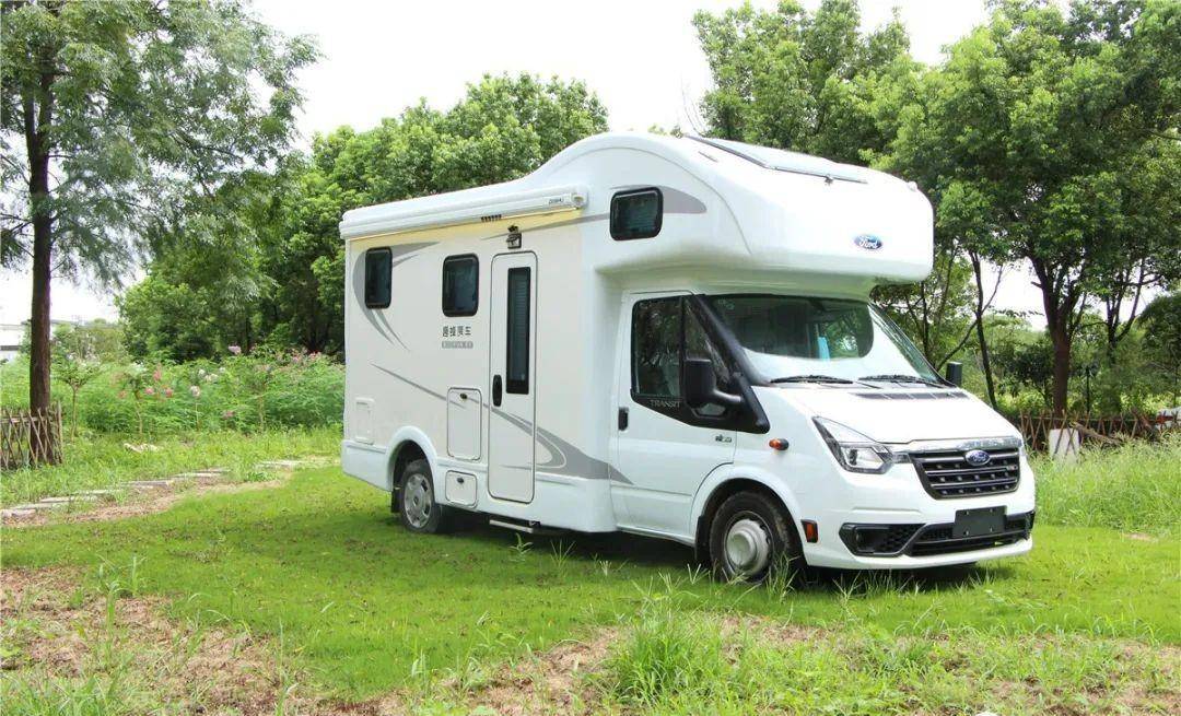 趣蜂房车全顺c型,以舒适为亮点,打造完美旅途!_搜狐汽车_搜狐网
