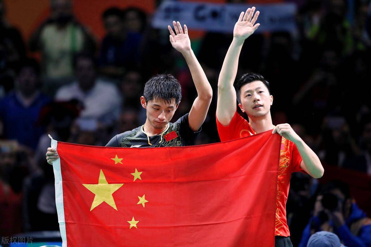 在16年张继科马龙打完男单决赛,正是马龙张继科二人风头无限,被称作