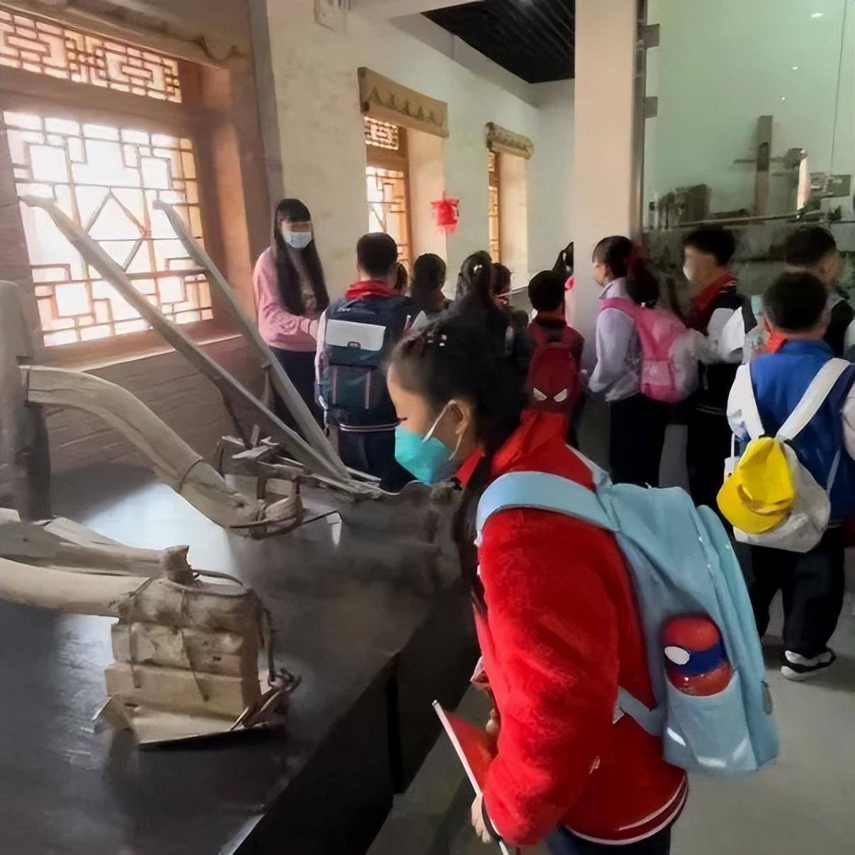 品味民俗 传承文化——顺义区空港二小三年级走进河北村民俗体验园