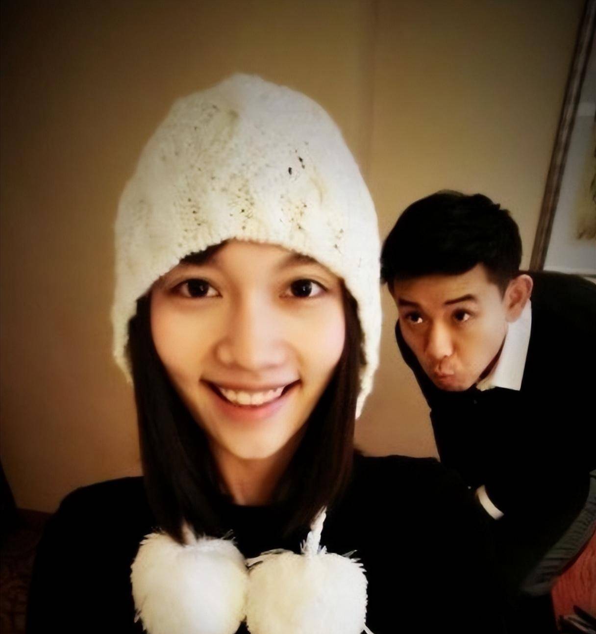 2019年,李响突然宣布结婚,如今已经有了可爱的宝宝,平时他也经常在