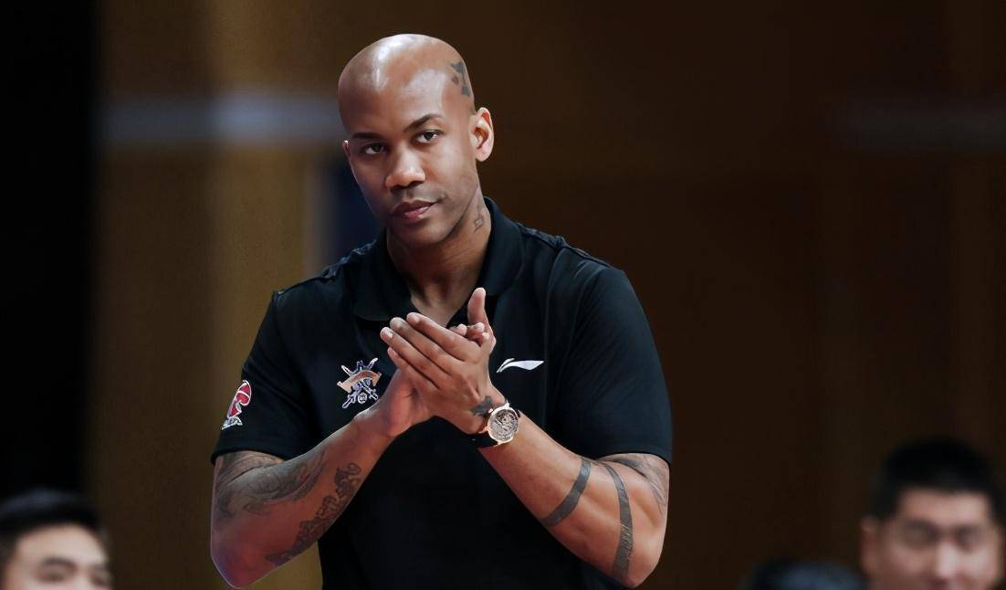 马布里发文获赞,辽鲁交易未能共赢,辽篮吃亏?