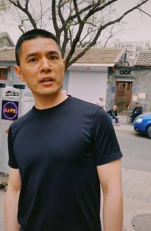 前央视名嘴赵普现状曝光,身形消瘦老态毕显,拍段子转型当网红?