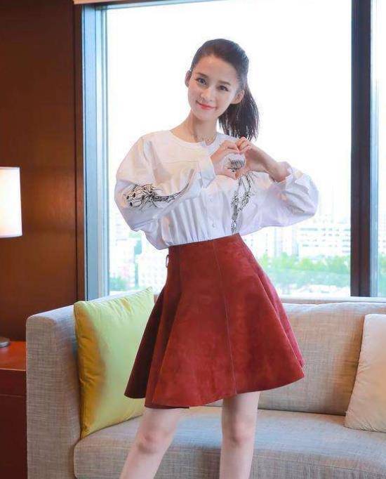 李沁最胖的时候是90斤?自律的女明星真的太可怕 了!