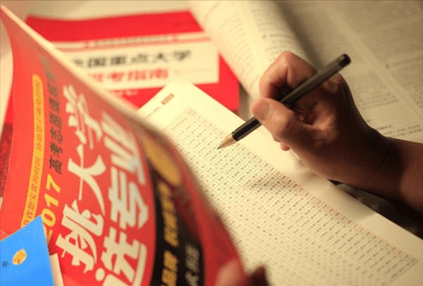 湖北省高校资源丰富_湖北一本大学全部排名_湖北高校排名八个档次