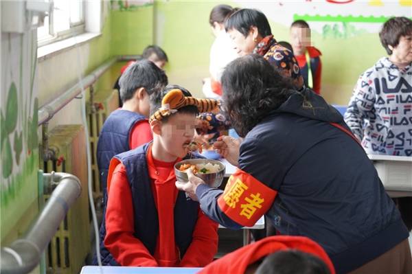 北京市西城区通博少儿成长中心师生慰问北京宏远启智学校_儿童_赵析