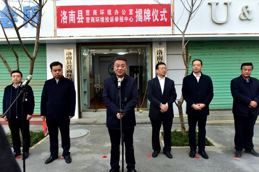 三年前,陕西中泰材料科技有限公司落户在洛南县工业集中区,距最近的