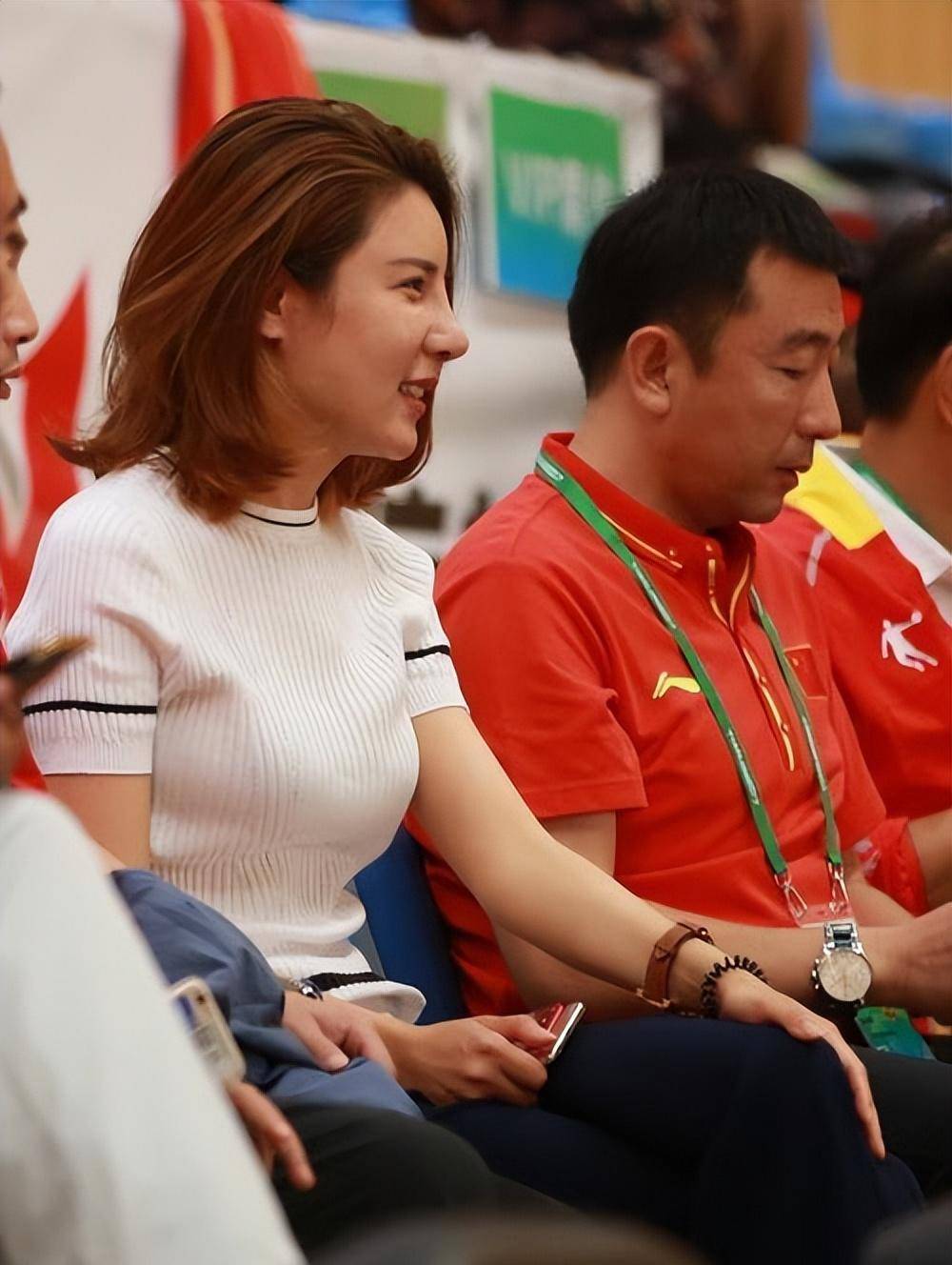 杜丽:与张付苦恋七年,奥运夺冠后,转身嫁给小4岁的庞伟_母亲_继父