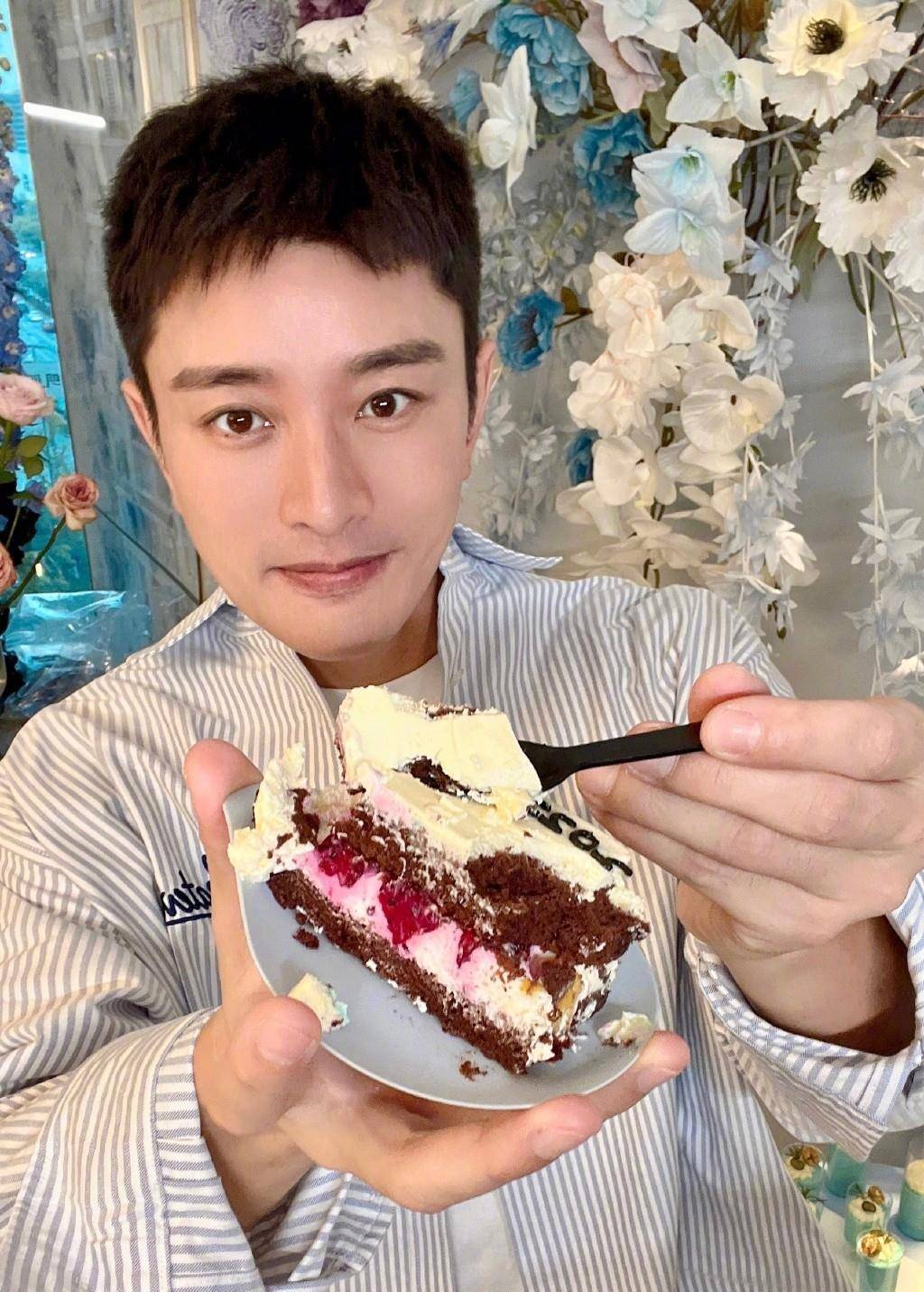 贾乃亮生日收到惊喜,晒帅气照片心情好,一路蜕变勇往直前_生活_婚姻