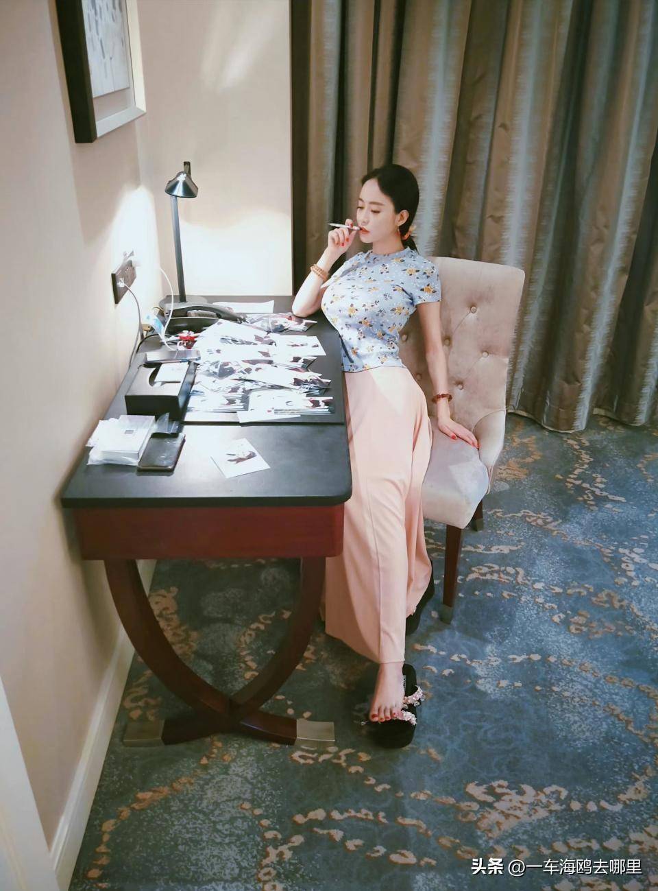 各种擦边提问来者不拒,时尚照片设会员,潘春春这是有多缺钱?