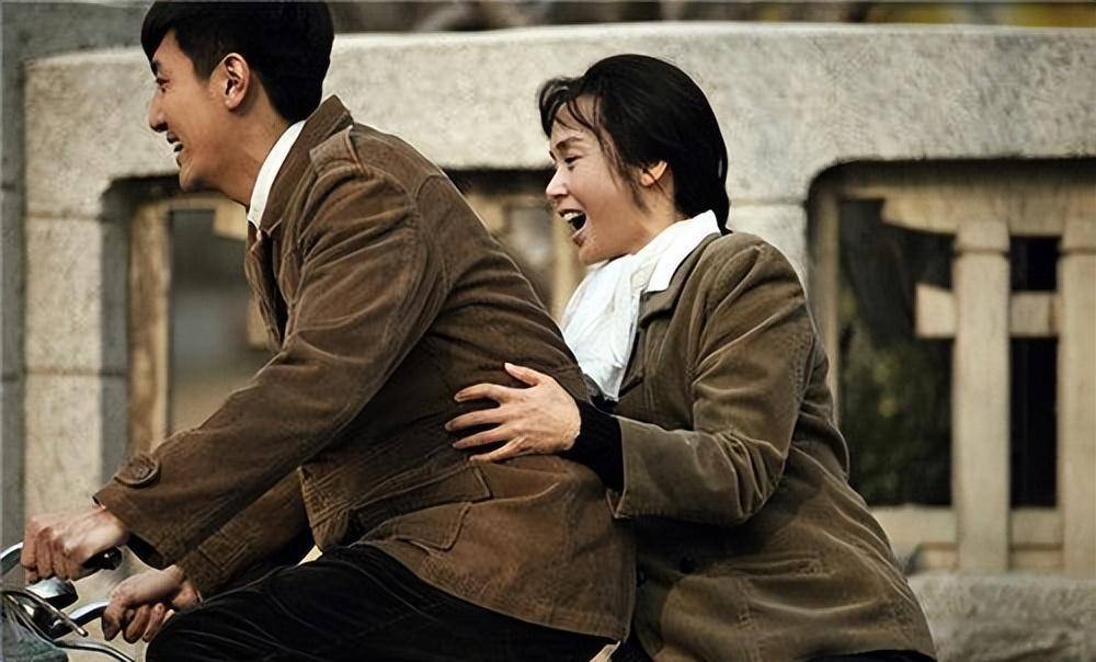 包养丑闻再升级,不止牵连黄轩,这次蒋雯丽被扒得底裤都不剩了_剧中