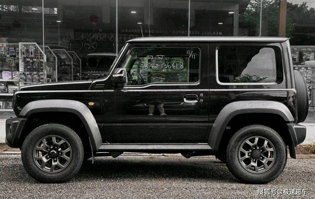 suzuki吉姆尼"黑骑士"来了,海外落地价曝光,小越野一样很霸气_搜狐