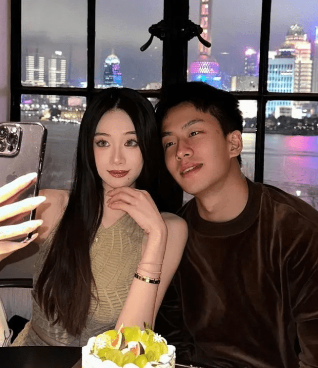 遭富二代男友丢山里,和父亲哭诉被批评_范斯晶_爸爸_无锡