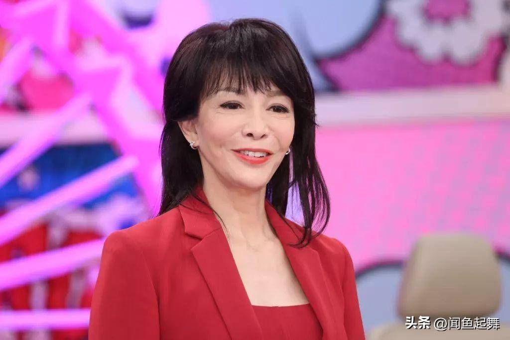 鄭裕玲:片場說哭劉嘉玲,戀愛10年守身如玉,整容失敗後被迫退圈_香港