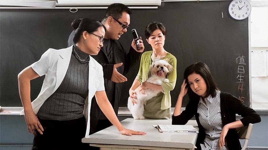 相关法律规定,教师可以适量地使用正确的,合理的武力方式来惩罚学生