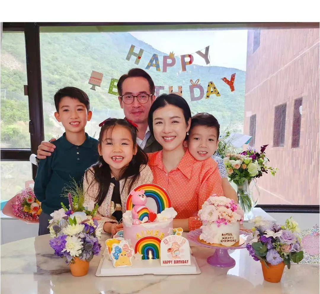 4年拼3胎,昔日港姐被嘲"大妈脸"_孩子_状态_黎姿