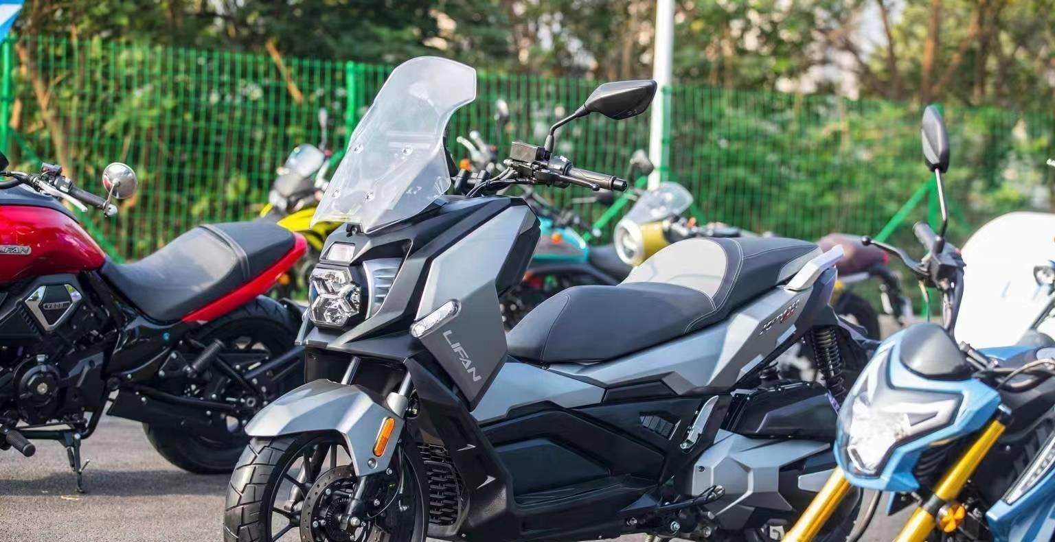 力帆kpv350 终于来了:动力比宝马强,满配还能放两顶全盔!