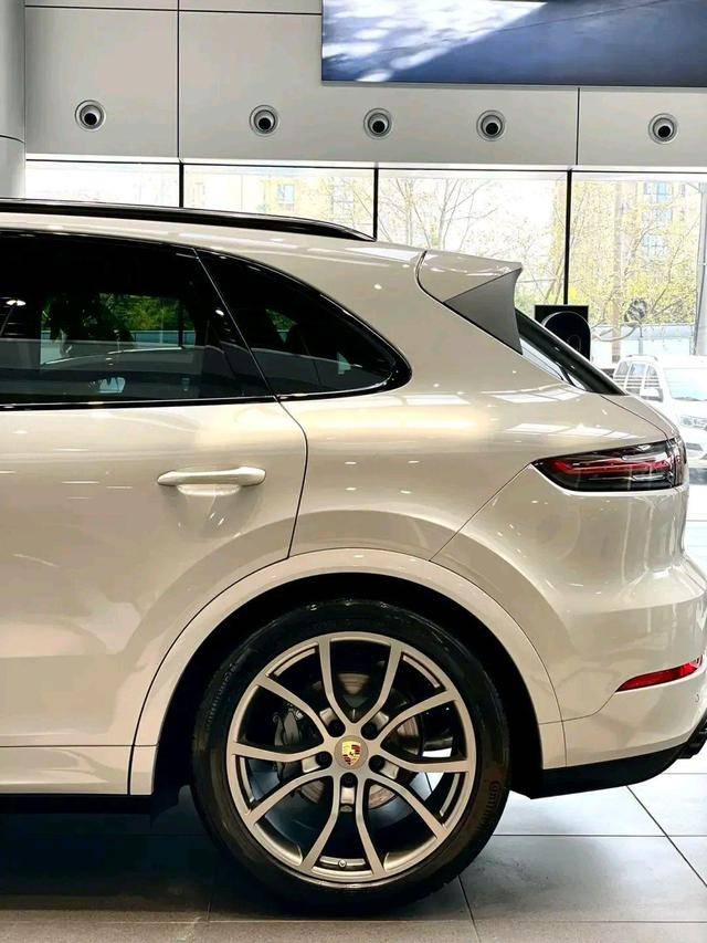 台州 保时捷macan车友会:实拍,香槟金色漆面 四驱 21寸轮毂,犀利霸气