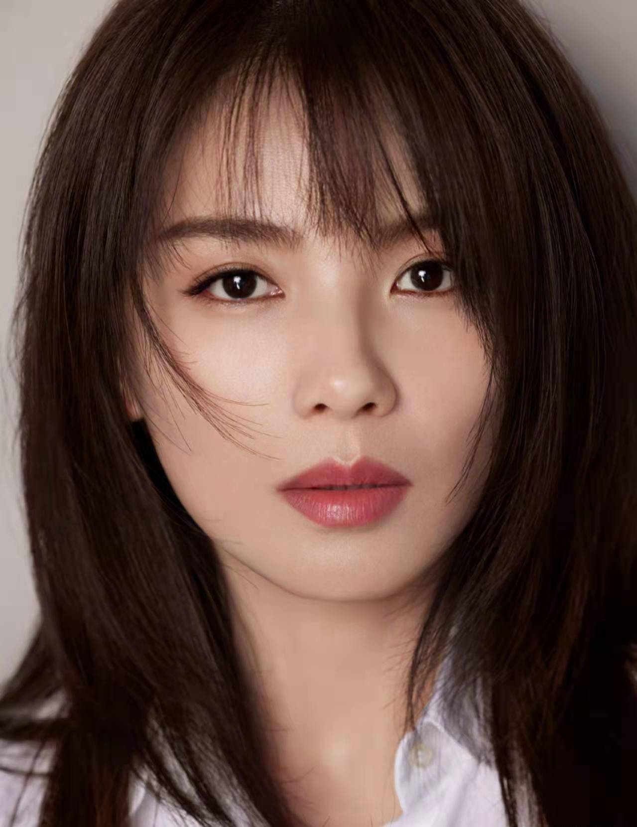 尤其是那些有着被网友欣赏的高颜值,却没有扎实的演