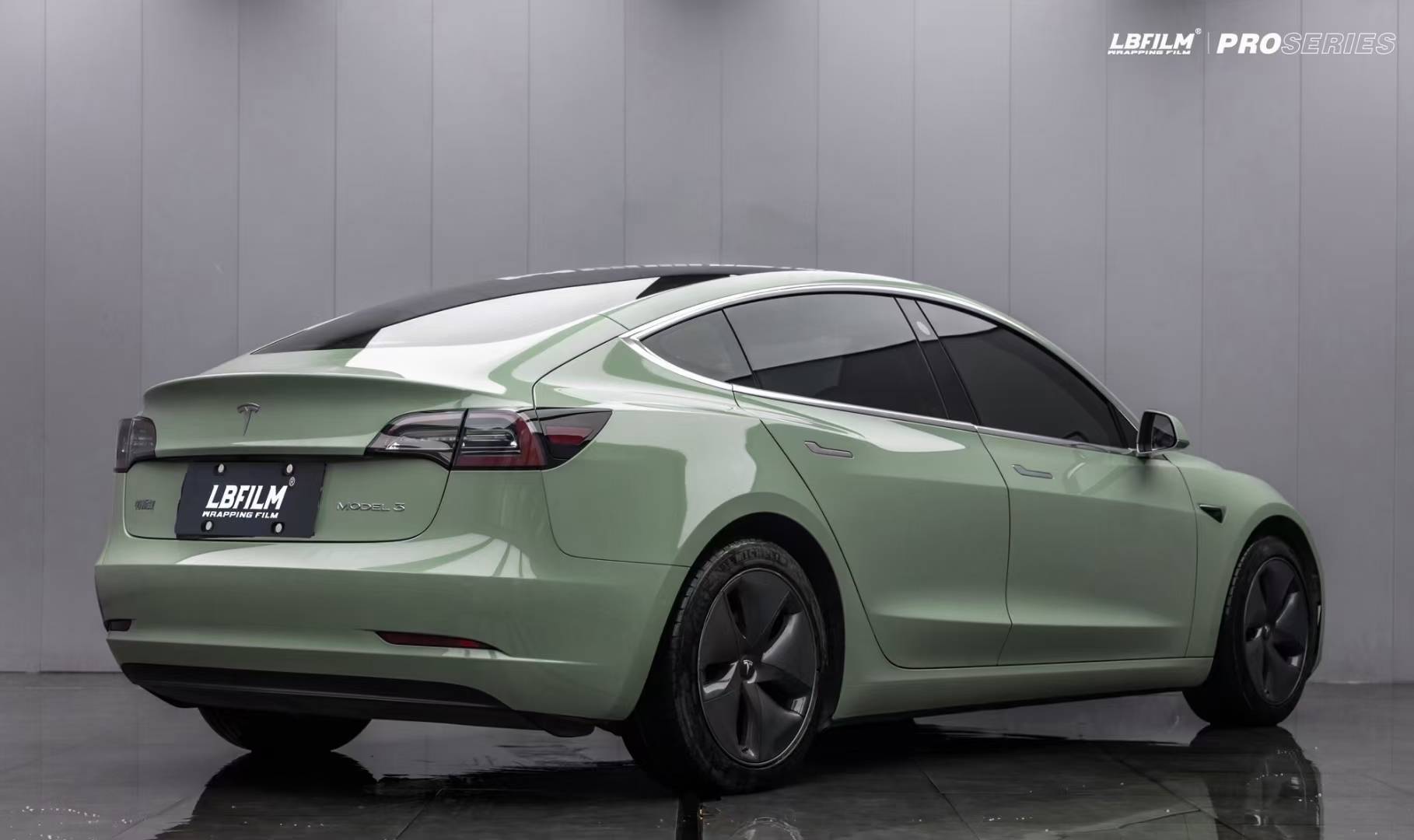 特斯拉model3-lb改色膜高亮卡其绿,来一场清新的春日森林之旅_搜狐