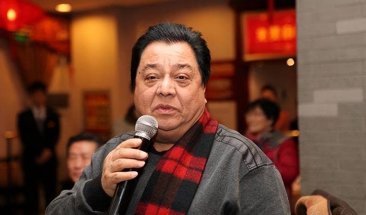李金斗评价德云社:张云雷发型流里流气,不是标准的相声演员_郭德纲_大