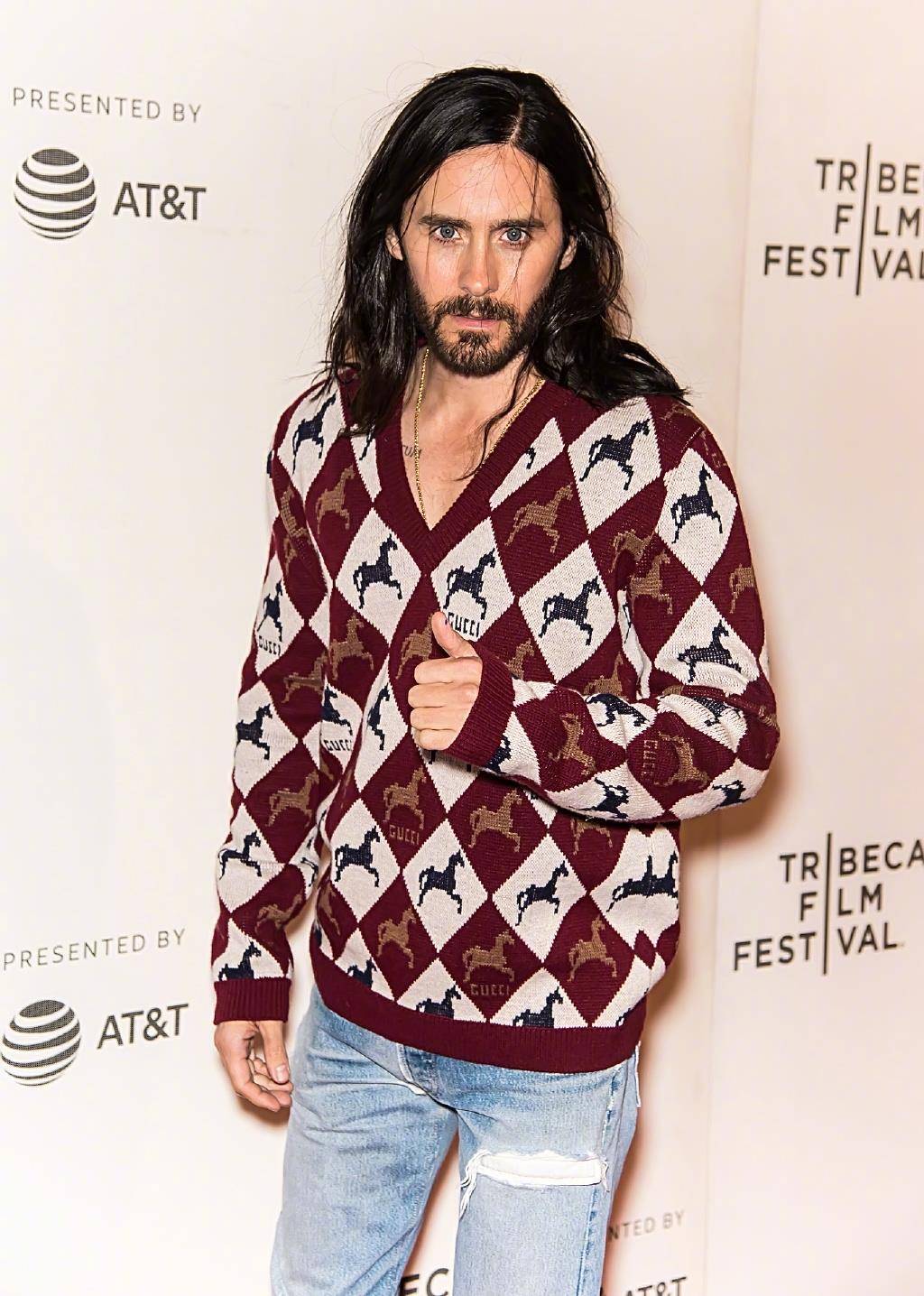 48岁杰瑞德·莱托现身电影节!莱托少爷帅哥,这次变气质导演