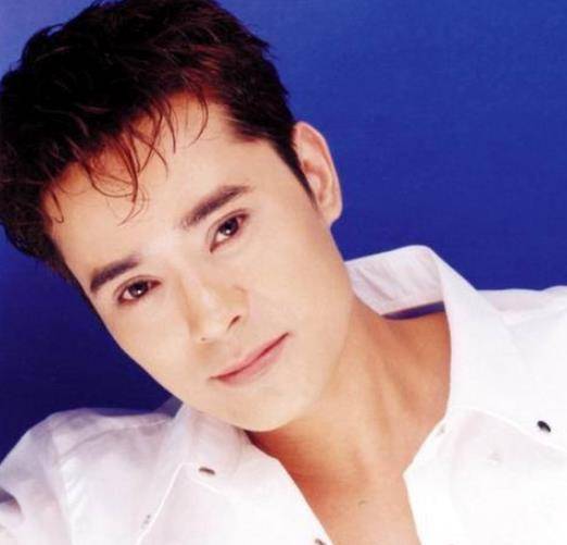 占据了所有的新闻版面,陈汝佳的死并没有引起太大的轰动,他的去世消息