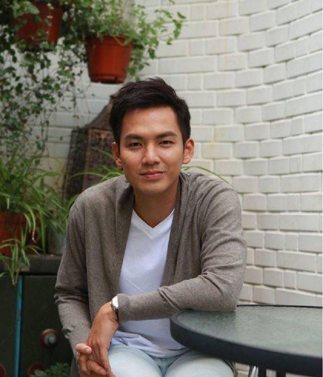 很多人喜欢钟汉良是因为《四大名捕》,剧中的钟汉良除了长得帅,武义