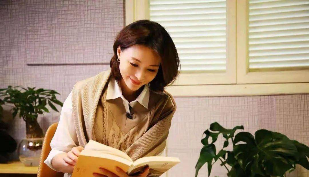 央视《朗读者》董卿读过的经典语录-若你决定灿烂,山无遮,海无拦_生活